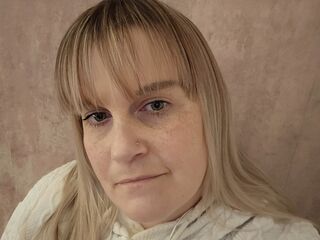Enter my FREE CHATROOM BeckyJo