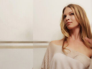 Enter my FREE CHATROOM LadyLuxe