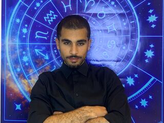 Enter my FREE CHATROOM Thomasaura