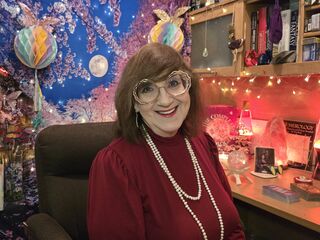 Enter my FREE CHATROOM LoveDrNikki