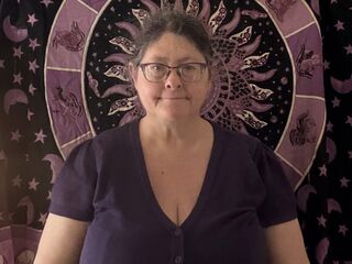 Enter my FREE CHATROOM CrescentCrone